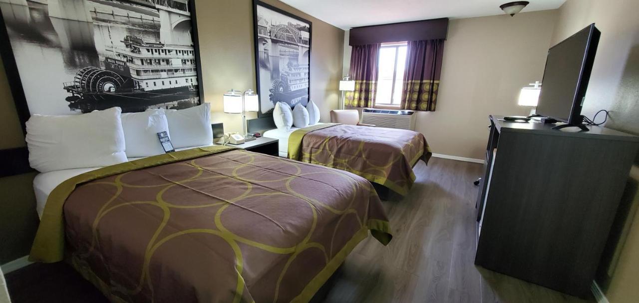 Super 8 By Wyndham Paris Hotel Exterior photo