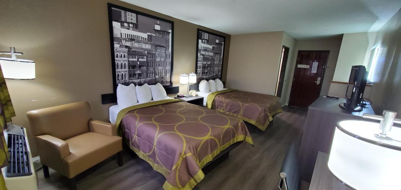 Super 8 By Wyndham Paris Hotel Exterior photo