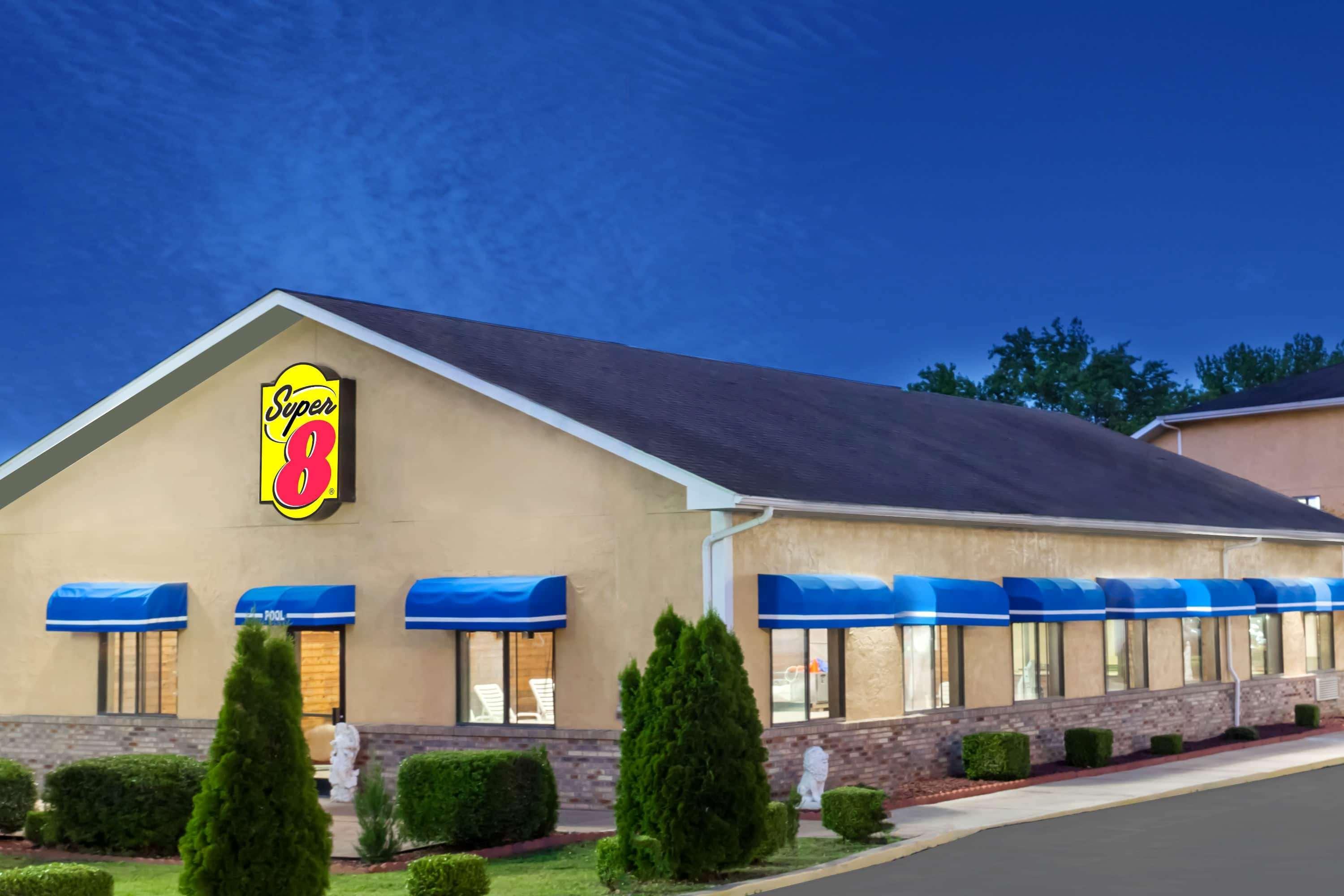 Super 8 By Wyndham Paris Hotel Exterior photo
